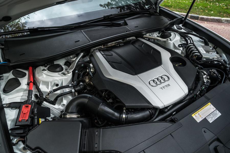 Моторный отсек Audi A6 3.0 TFSI Quattro S-Line (C8) 2018 года  (NA) (фото 27 из 40)